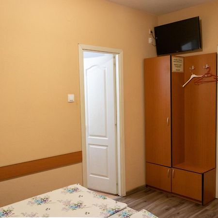 Hotel Tranzit Одореу Секуеш Екстериор снимка