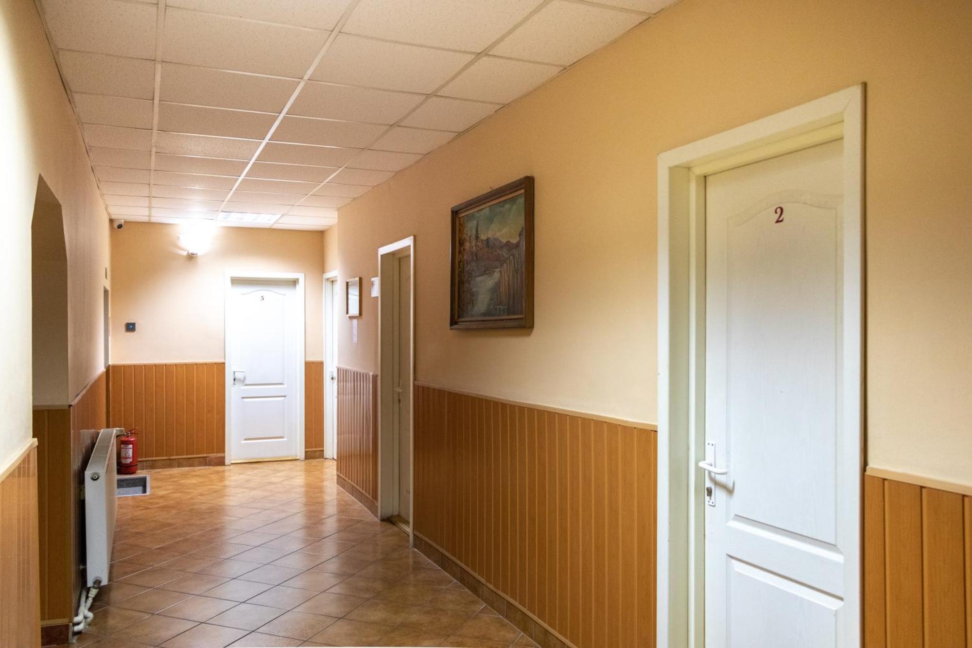 Hotel Tranzit Одореу Секуеш Екстериор снимка